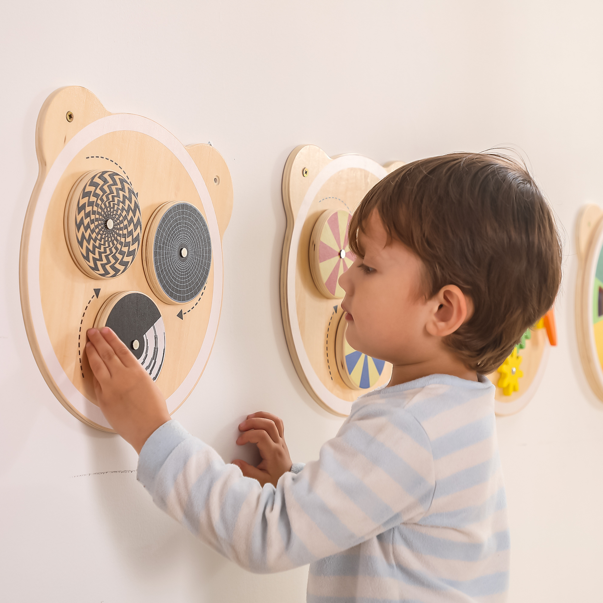 Viga Mixing Colors Wall Toy, Montessori Wooden Color Blending Panel with Rotating Discs, Builds Visual Perception & Coordination, Eco-Friendly & Non-Toxic Toy, for Boys & Girls Ages 18M+