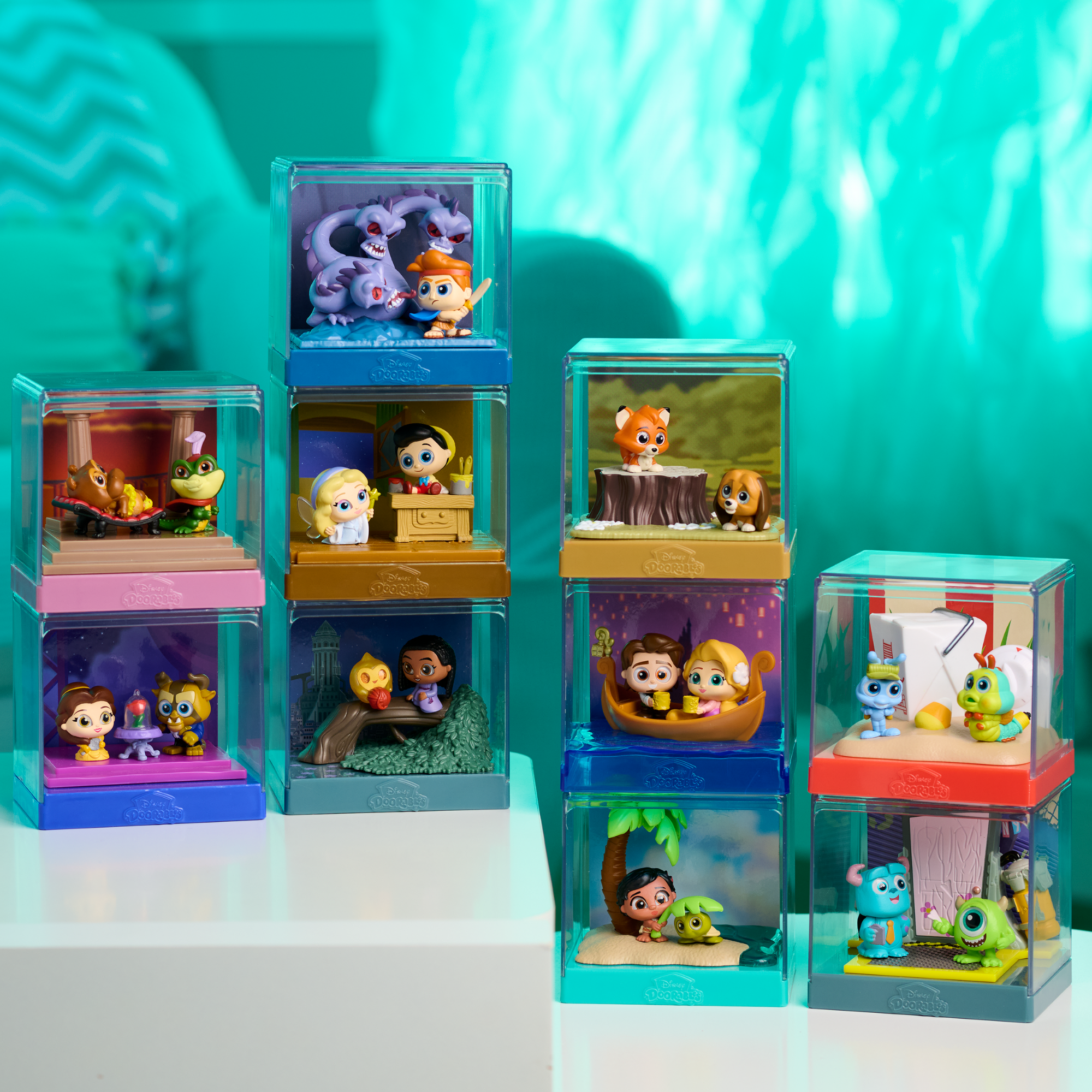 Disney Doorables Movie Moments Series 3 with 2 Collectible Mini Action Figures and Display Case, 1.5 Inch (3.8 cm) Stackable Toy Figurines, Officially Licensed Kids Toy for Ages 5 & Up by Just Play