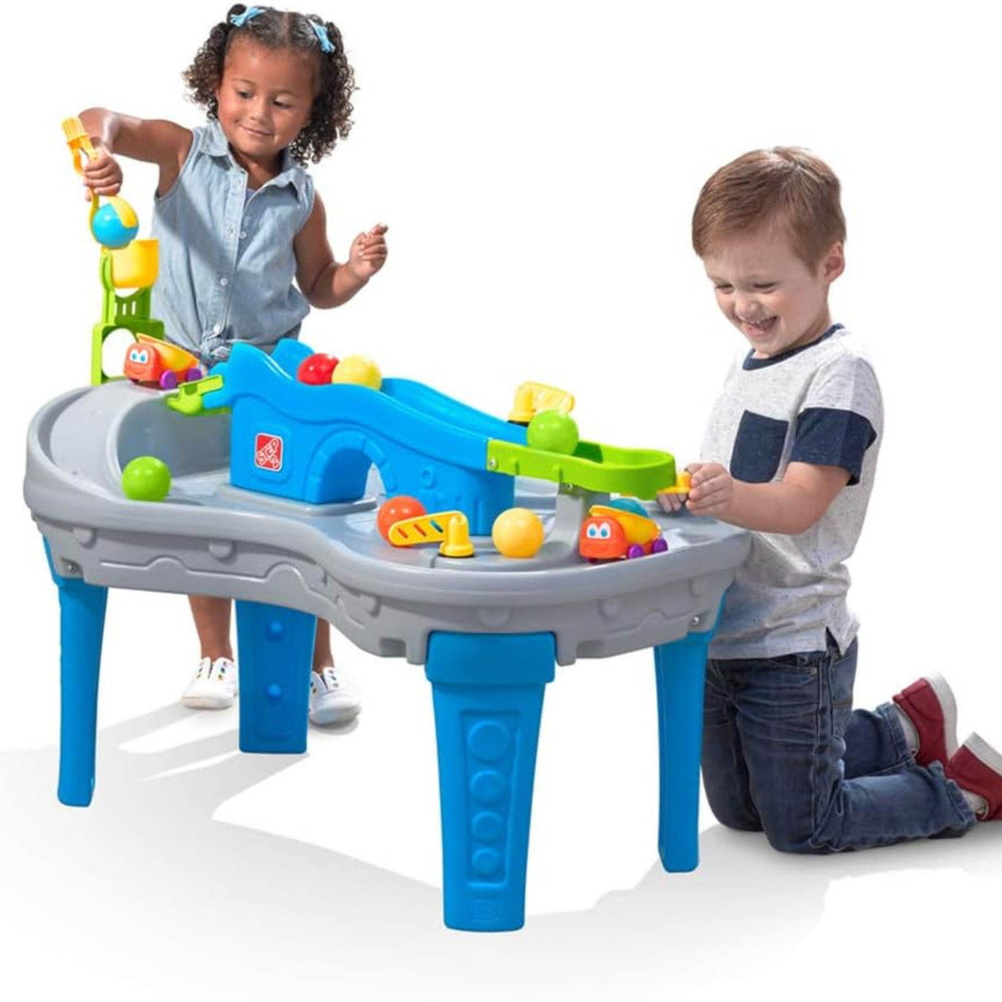 Step2 Ball Buddies Truckin & Rollin Play Table, Indoor and Outdoor Sensory Playset, Activity Toy with 13 Piece Accessories Including Balls, STEM Toy and Activity Centre, Suitable for Children Aged 2+
